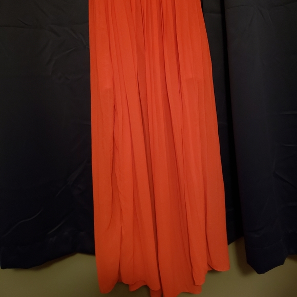 Dress - Picture 9 of 9